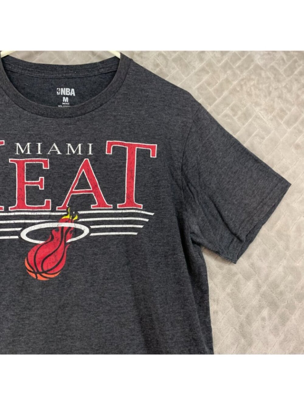 NBA T-Shirt Mens M Dark Gray Miami Heat Basketball Short Sleeve Sports Casual - Picture 3 of 10